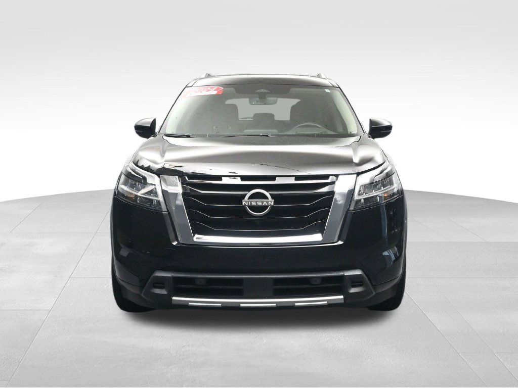 Used 2024 Nissan Pathfinder Platinum w/ Cargo Package AWD/4WD image 8