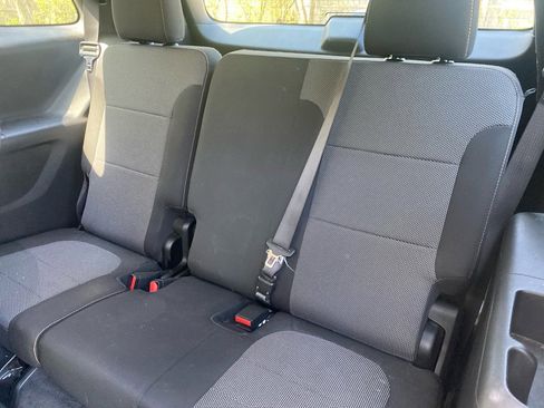 Used 2018 Chevrolet Traverse LT image 19