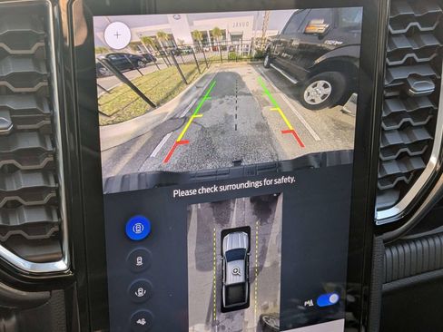 Used 2025 Ford Ranger Lariat w/ FX4 Off-Road Package image 22