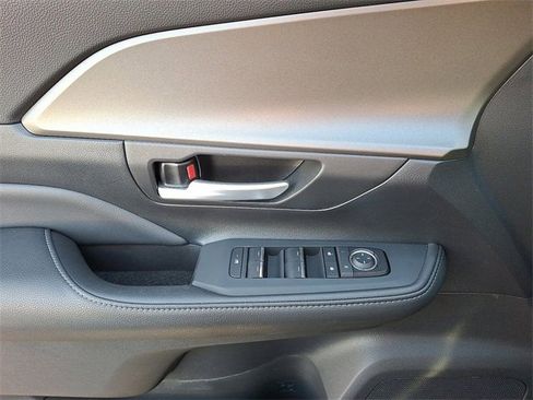 Certified 2024 Toyota Grand Highlander XLE image 13