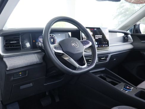 Certified 2026 Volkswagen Tiguan S FWD image 8