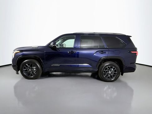 Certified 2025 Toyota Sequoia Platinum AWD/4WD image 4