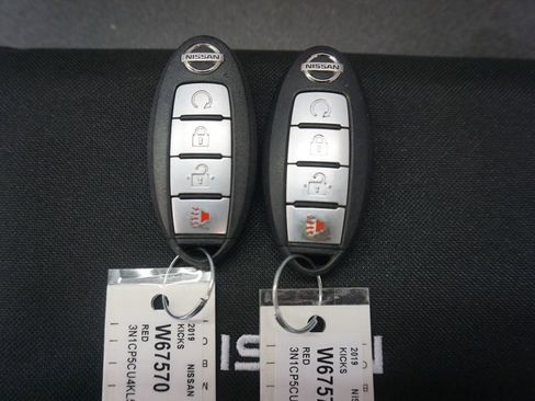 Used 2019 Nissan Kicks SV FWD image 14