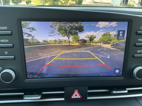 Used 2023 Hyundai Elantra SEL FWD image 19