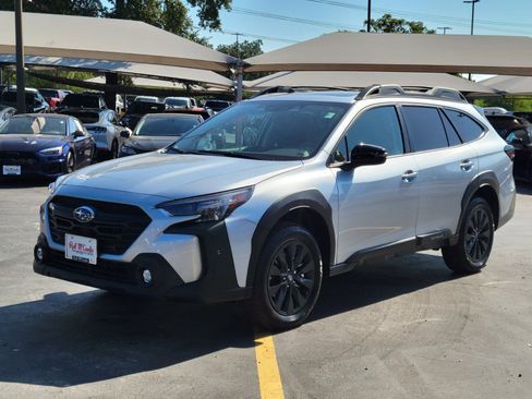 Used 2025 Subaru Outback Onyx Edition image 8