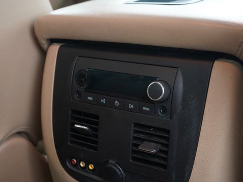 Used 2013 Chevrolet Avalanche LTZ image 13