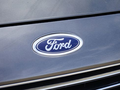 Used 2017 Ford Fiesta SE image 6