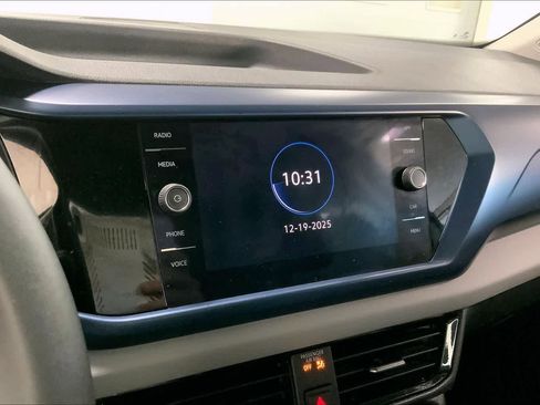 Used 2023 Volkswagen Taos SE w/ Black Wheel Package image 24