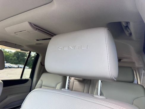 Used 2019 GMC Yukon XL Denali w/ Denali Ultimate Package AWD/4WD image 24