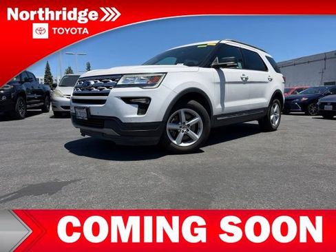 Used 2019 Ford Explorer XLT w/ Equipment Group 202A FWD image 3