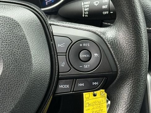 Certified 2025 Toyota RAV4 LE AWD/4WD image 15