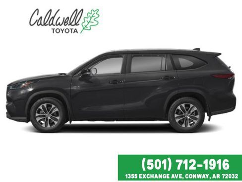 Used 2023 Toyota Highlander XLE image 4