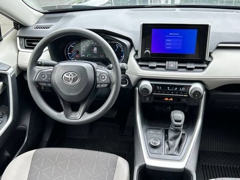 Used 2025 Toyota RAV4 XLE AWD/4WD image 52