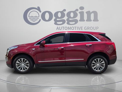 Used 2017 Cadillac XT5 Luxury w/ Driver Awareness Package FWD image 3
