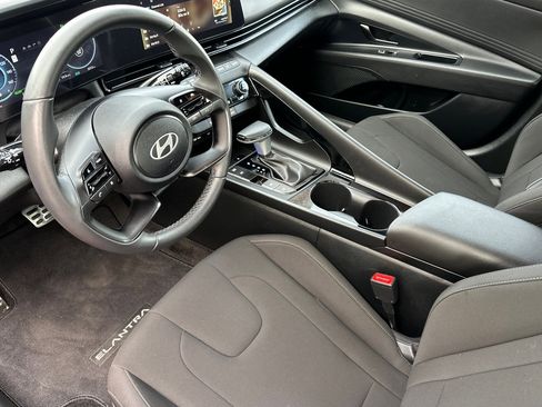 Certified 2025 Hyundai Elantra SEL w/ Cargo Package image 10