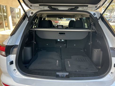 Used 2022 Mitsubishi Outlander ES image 30