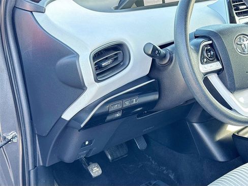 Used 2018 Toyota Prius Two w/ Prius Two Safety Plus Package FWD image 10