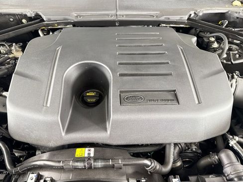 Used 2025 Land Rover Defender 110 S image 26