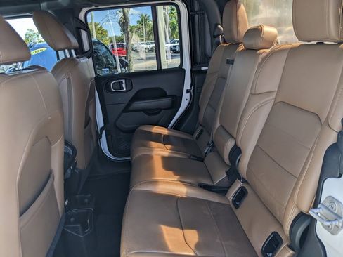 Used 2020 Jeep Gladiator Overland w/ LED Lighting Group image 12