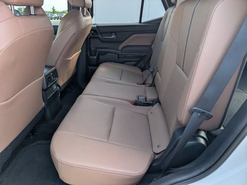 Used 2025 Toyota 4Runner Limited w/ Tow Technology Package AWD/4WD image 28