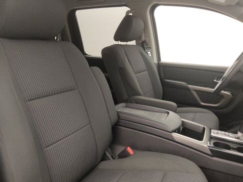 Used 2015 Nissan Titan SV w/ SV Value Truck Package RWD image 21
