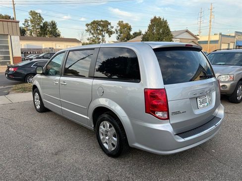 Used 2012 Dodge Grand Caravan SE image 4
