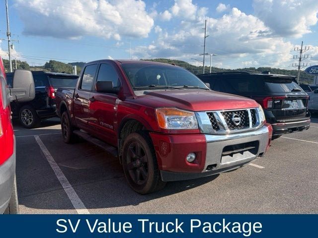Used 2015 Nissan Titan SV w/ SV Value Truck Package AWD/4WD image 8