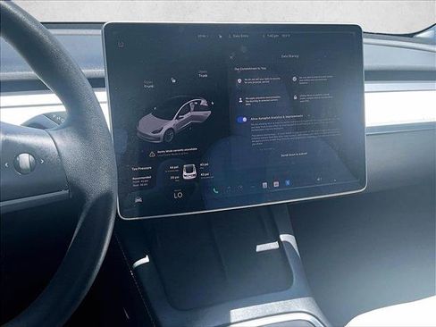 Used 2021 Tesla Model 3 Standard Range Plus RWD image 8