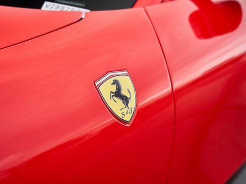 Used 2023 Ferrari Roma image 9