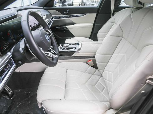 Used 2025 BMW 750e xDrive w/ Premium Package image 14