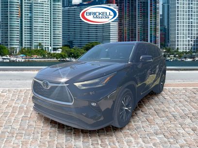 Used 2022 Toyota Highlander LE