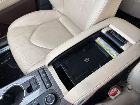 Used 2020 Toyota Highlander Limited image 26