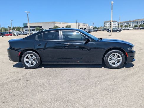Used 2023 Dodge Charger SXT RWD image 5