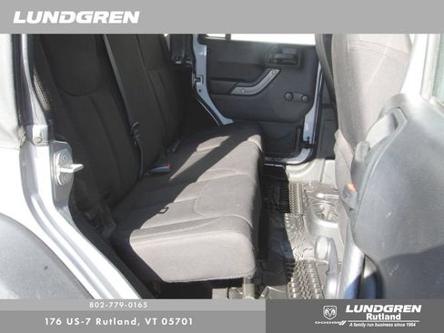 Used 2018 Jeep Wrangler Unlimited Sport AWD/4WD image 13