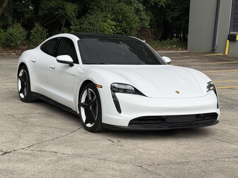 Used 2022 Porsche Taycan RWD image 39