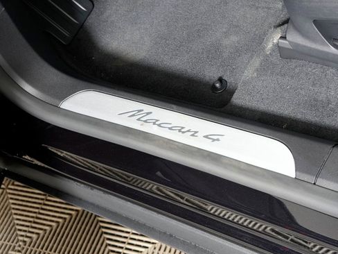 New 2026 Porsche Macan 4 Electric image 18