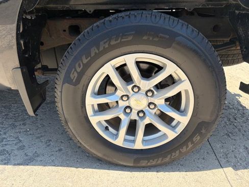 Used 2019 Chevrolet Silverado 1500 LT w/ All-Star Edition AWD/4WD image 7