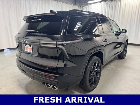 Used 2025 Chevrolet Traverse RS image 4