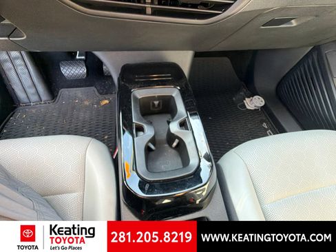 Used 2021 Volkswagen ID.4 Pro S RWD image 17