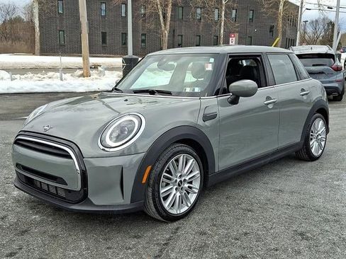 Used 2022 MINI Cooper 4-Door Hardtop image 3