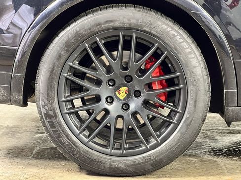 Certified 2018 Porsche Cayenne GTS image 16