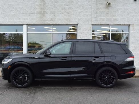 Used 2025 Lincoln Aviator Reserve w/ Equipment Group 201A AWD/4WD image 2