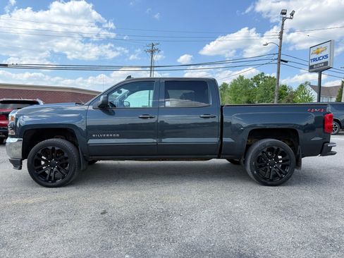 Used 2018 Chevrolet Silverado 1500 LT w/ All Star Edition AWD/4WD image 4