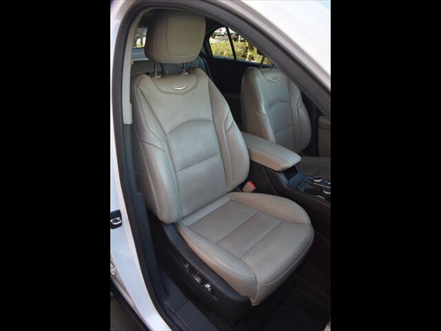 Used 2020 Cadillac XT4 Premium Luxury FWD image 33