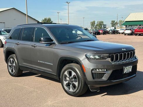 Used 2024 Jeep Grand Cherokee Limited 4xe AWD/4WD image 7