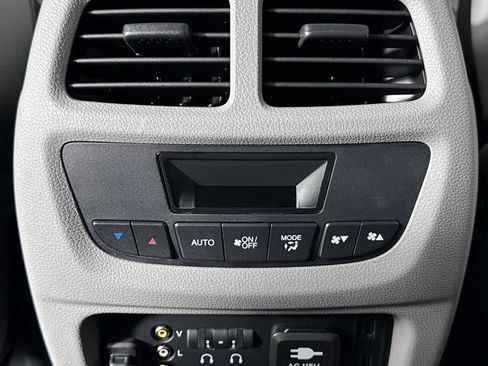 Used 2016 Honda Pilot Touring image 24