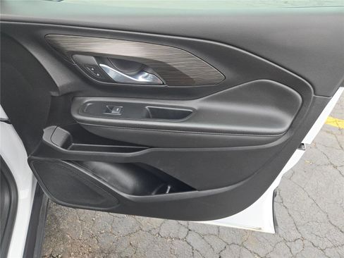 Used 2023 GMC Terrain SLT image 6