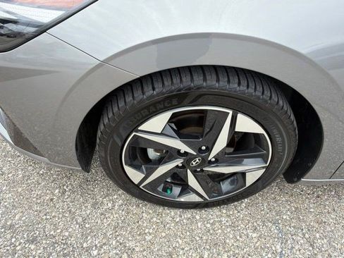 Used 2023 Hyundai Elantra Limited FWD image 10