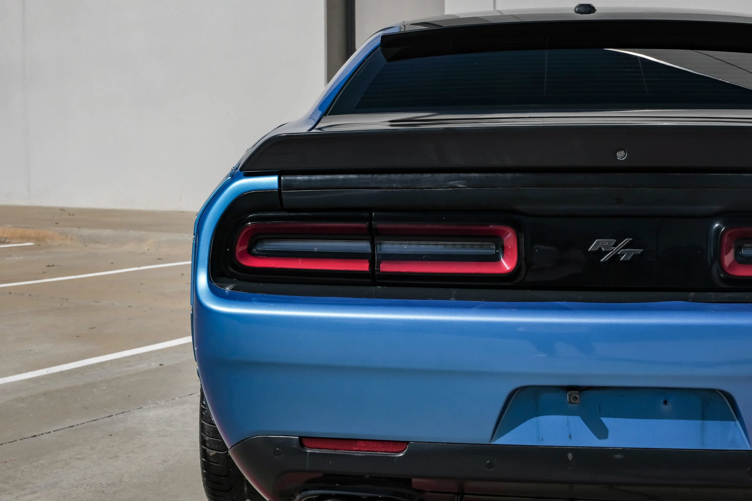 Used 2015 Dodge Challenger R/T RWD image 34