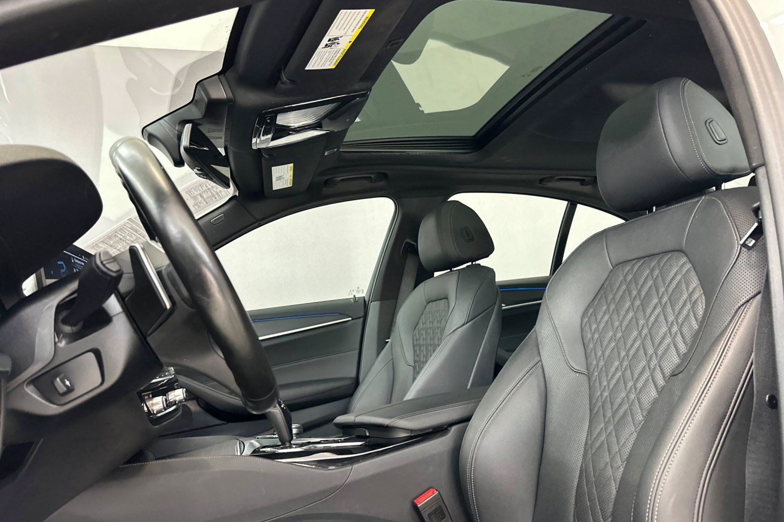 Certified 2023 BMW 530e w/ M Sport Package RWD image 23